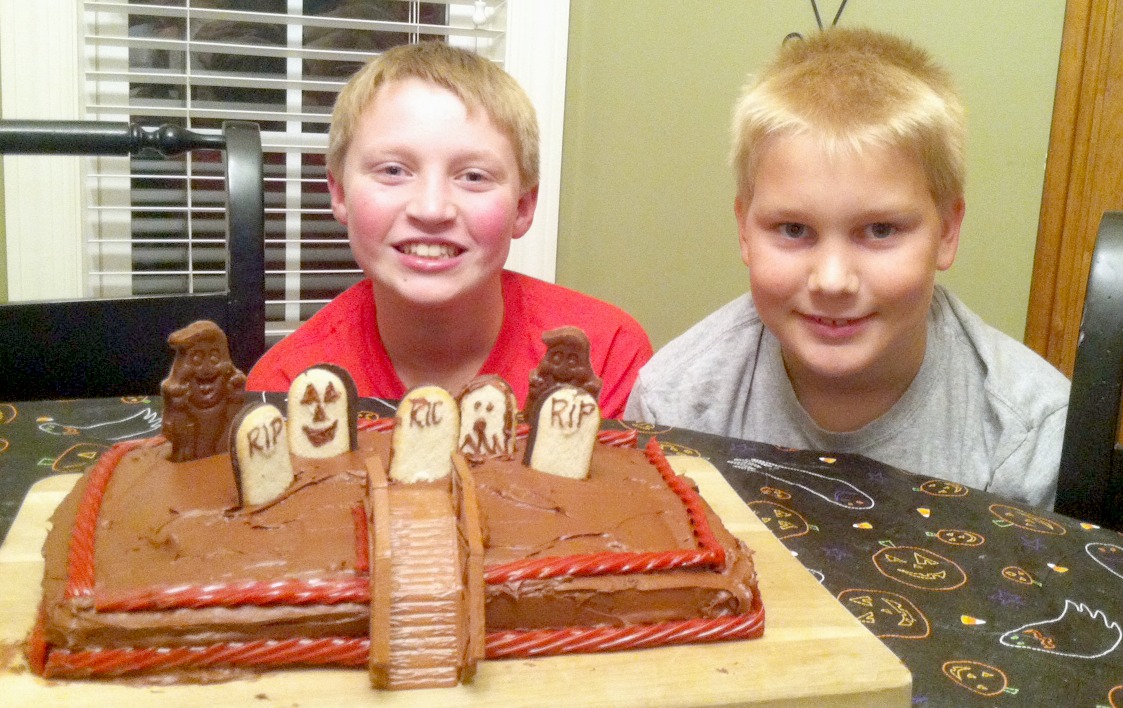 milanohalloweencake5