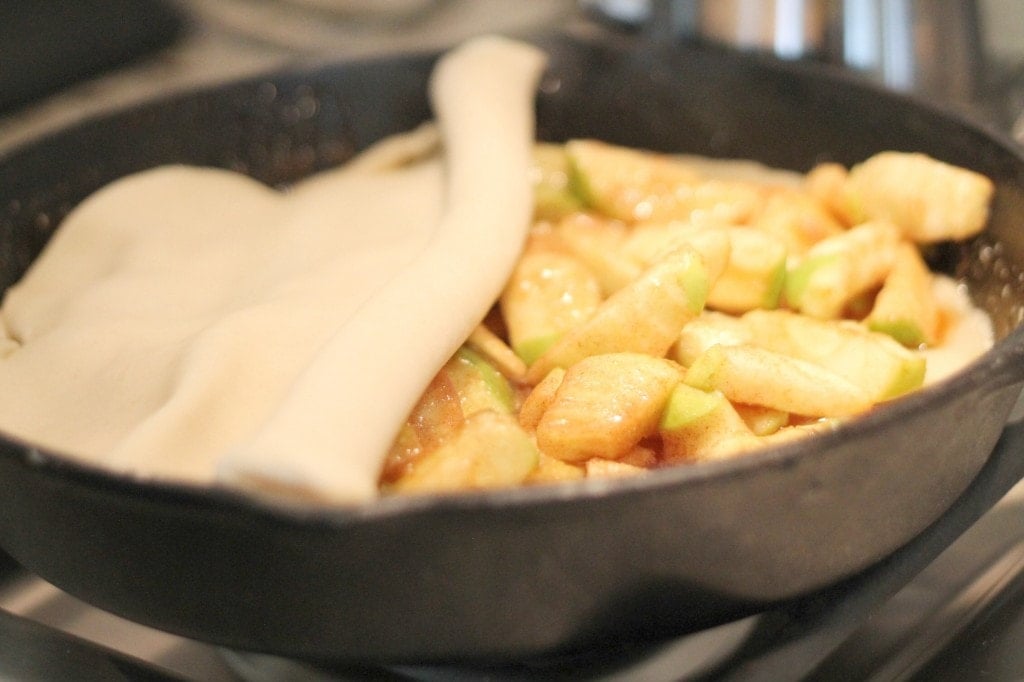 Covering Skillet Apple Pie with Crust