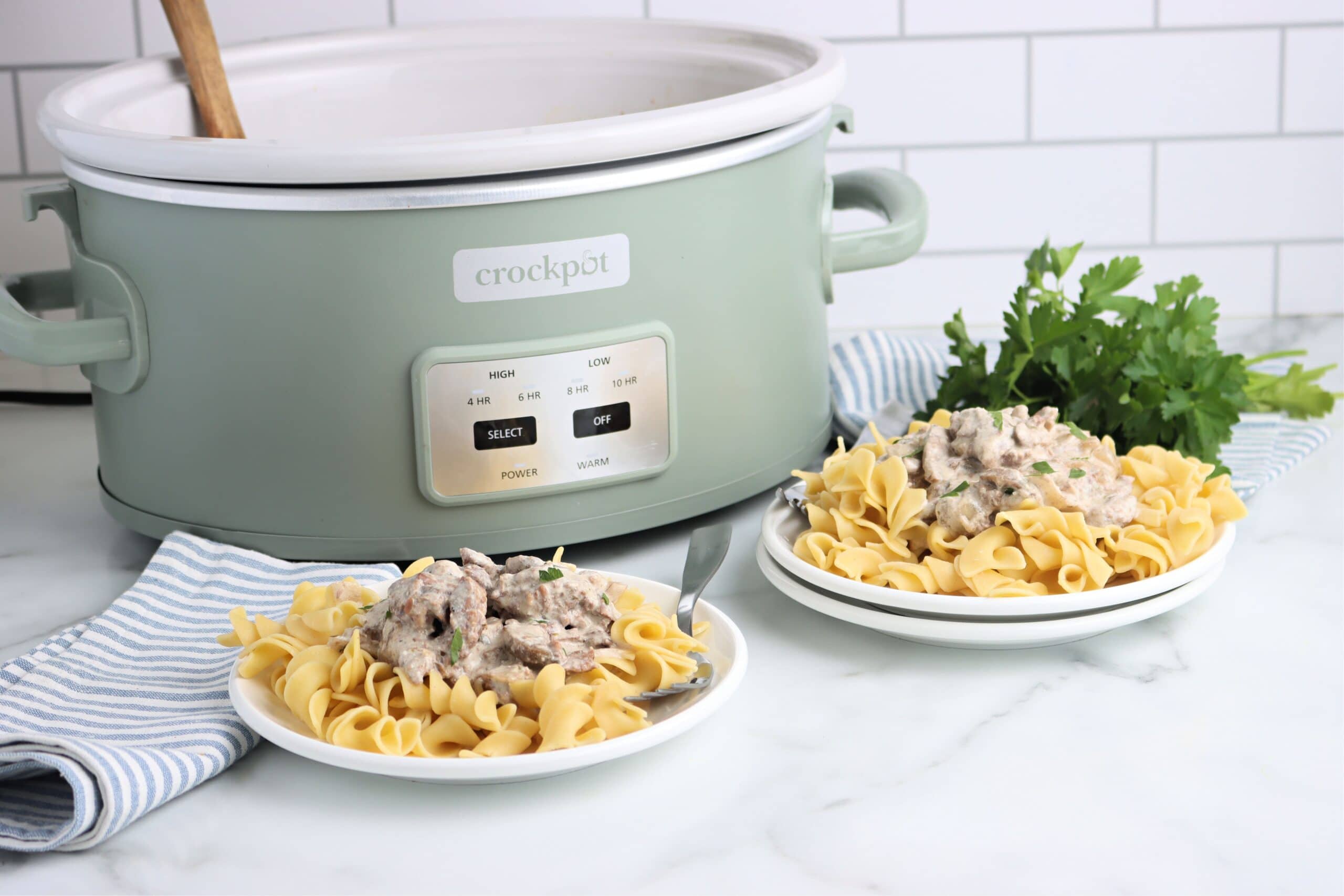 Slow cooker beef stroganoff 