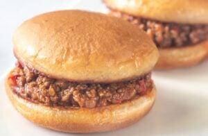 slow cooker sloppy joes on bun