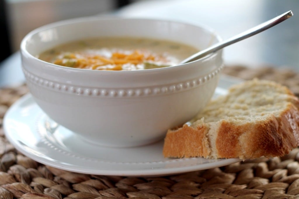slowcookerbroccolicheesesoup