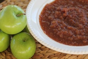 Homemade Cinnamon Slow Cooker Applesauce 