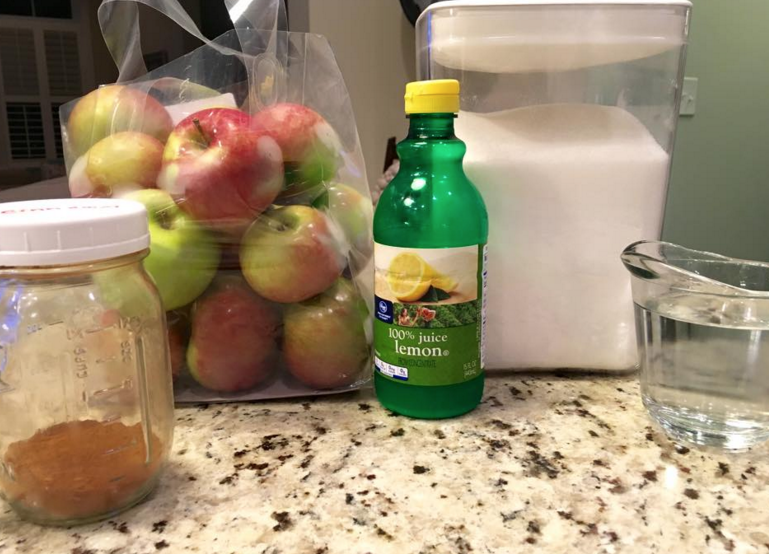 Slow Cooker Applesauce Ingredients
