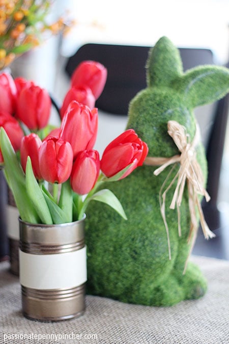 DIY Spray Paint Crafts with Tin can and Tulips