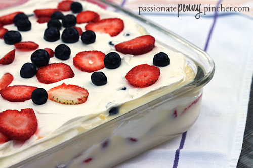 Pudding Cake for Summer with Berries 