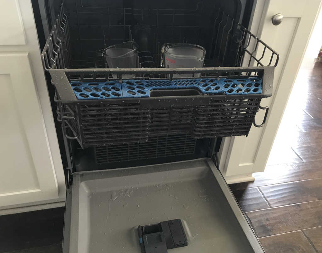 How to clean dishwasher with vinegar
