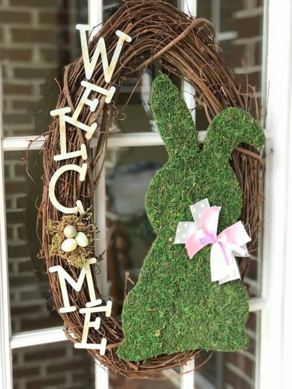 We're all loving the cute Moss Bunny in this DIY Easter wreath!