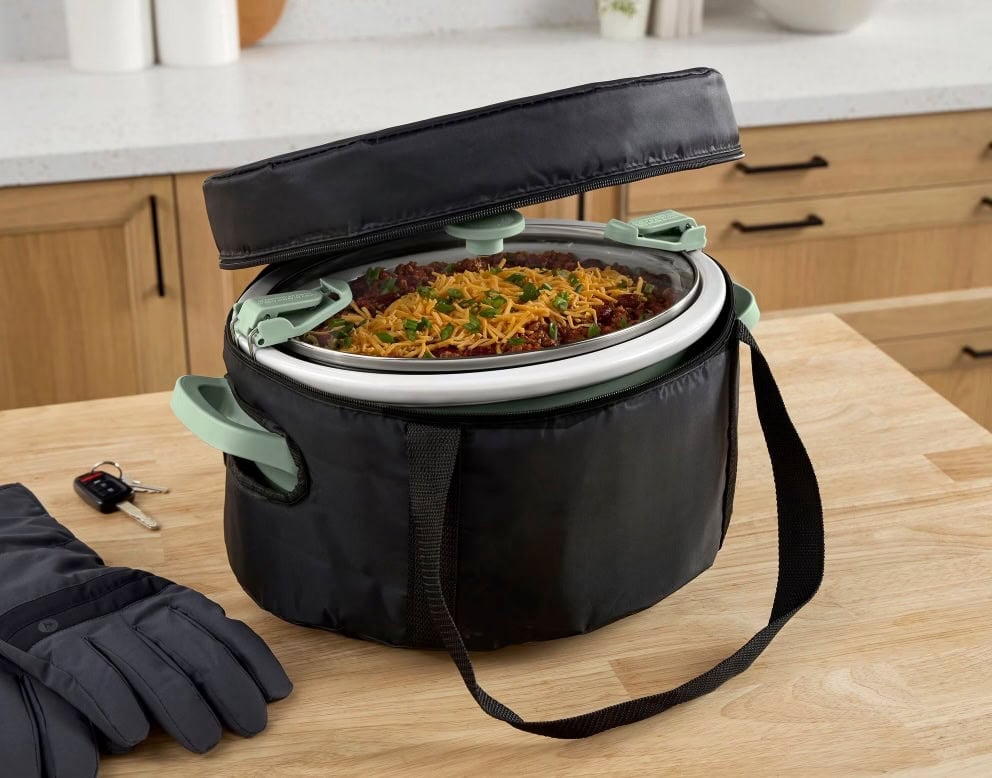 Crock Pot 7 Quart Cook & Carry Programmable Large Slow Cooker with Insulated Thermal Bag