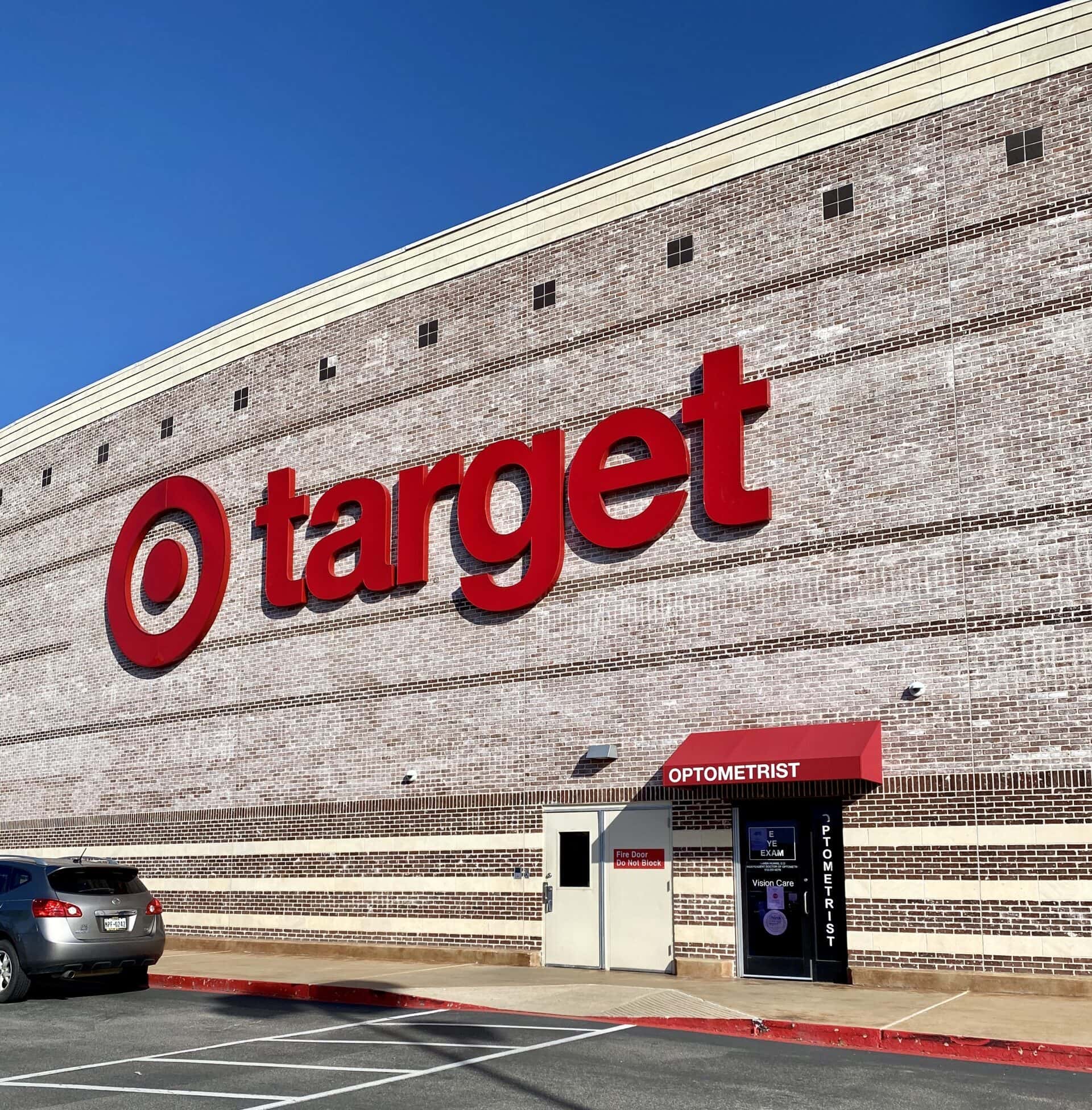is target closed on thanksgiving this year (front of store) 