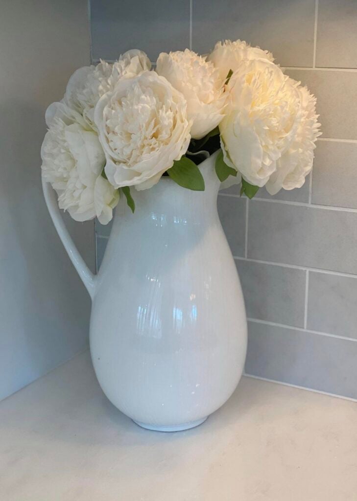 white peony flowers