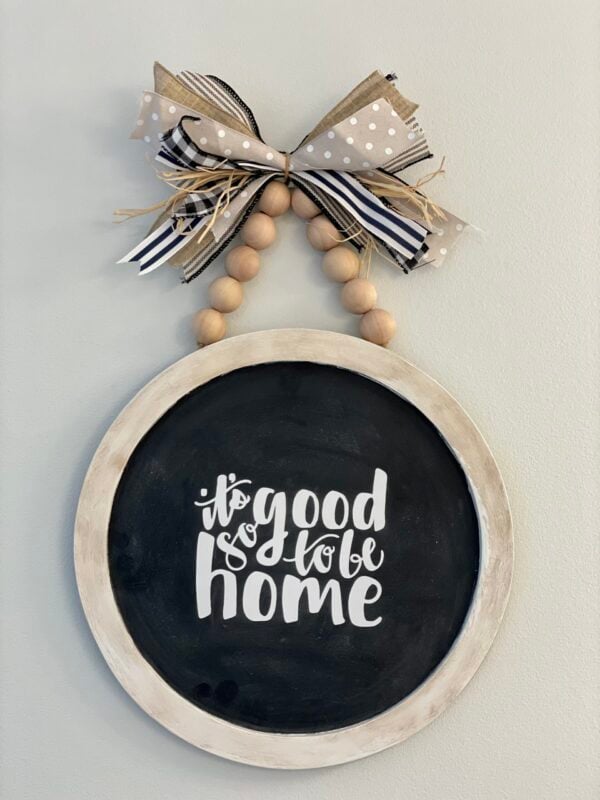 how to make Farmhouse Signs with Cricut