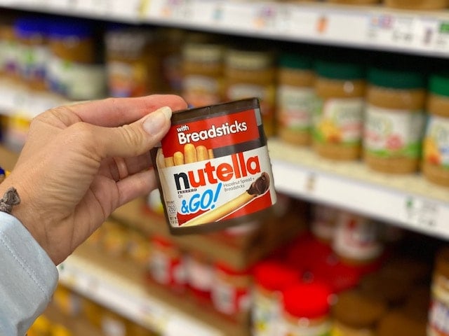 hand holding Nutella & GO in store