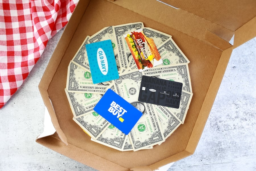 graduation pizza box with money for easy quick last minute gift 