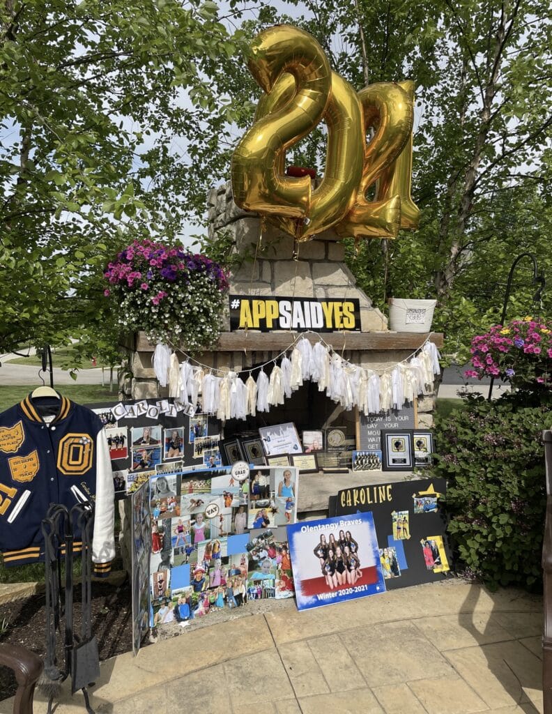 balloons and gifts at graduation party