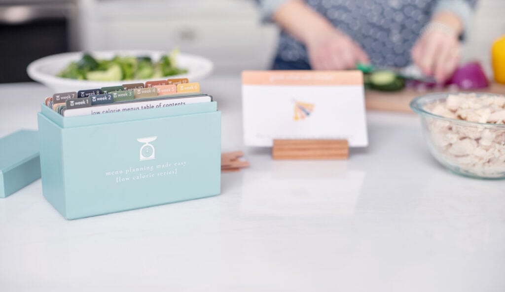 Low calorie menu box with food