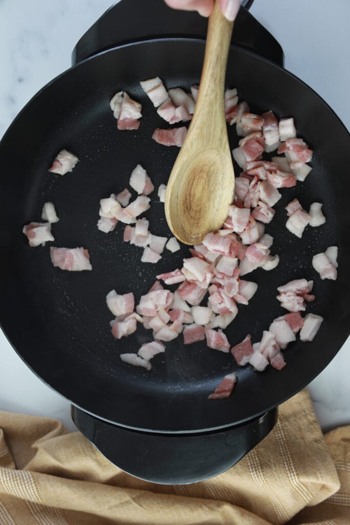 Cooking bacon in cast iron