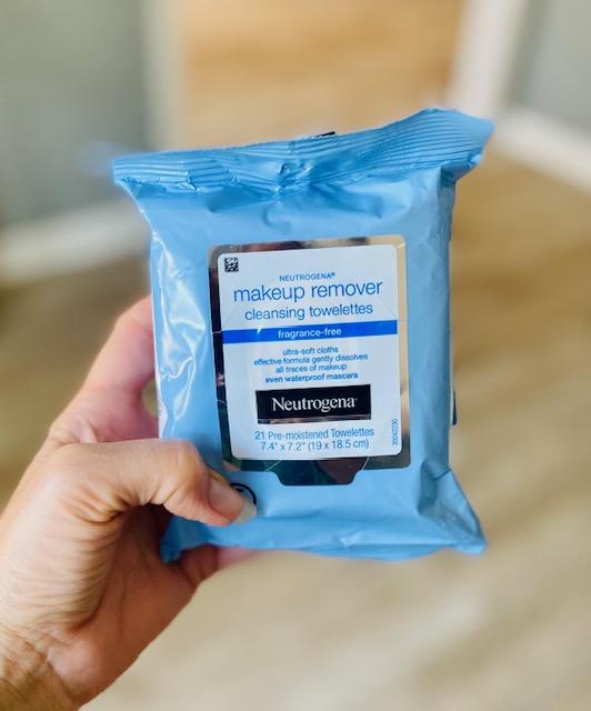 neutrogena makeup remover wipes in hand 