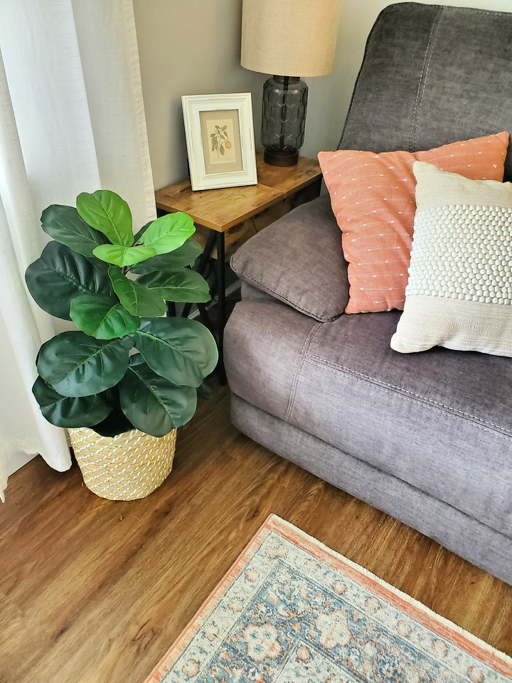 faux fiddle leaf fig plant 