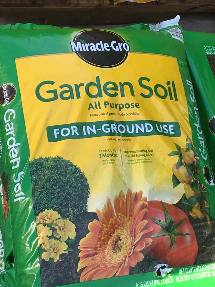 MIRACLE GRO GARDEN SOIL 