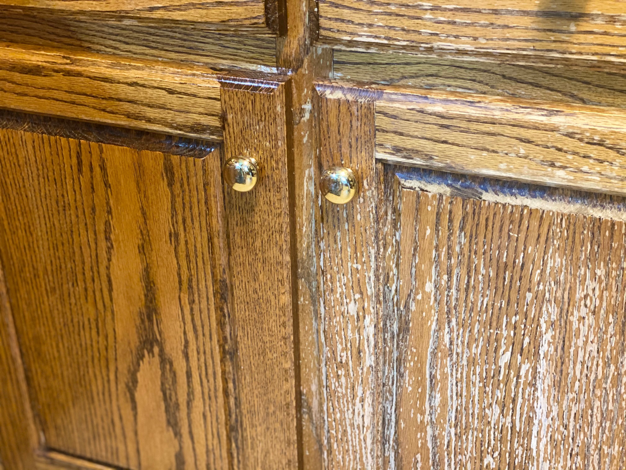 before and after Scott's Liquid Gold on Cabinets 