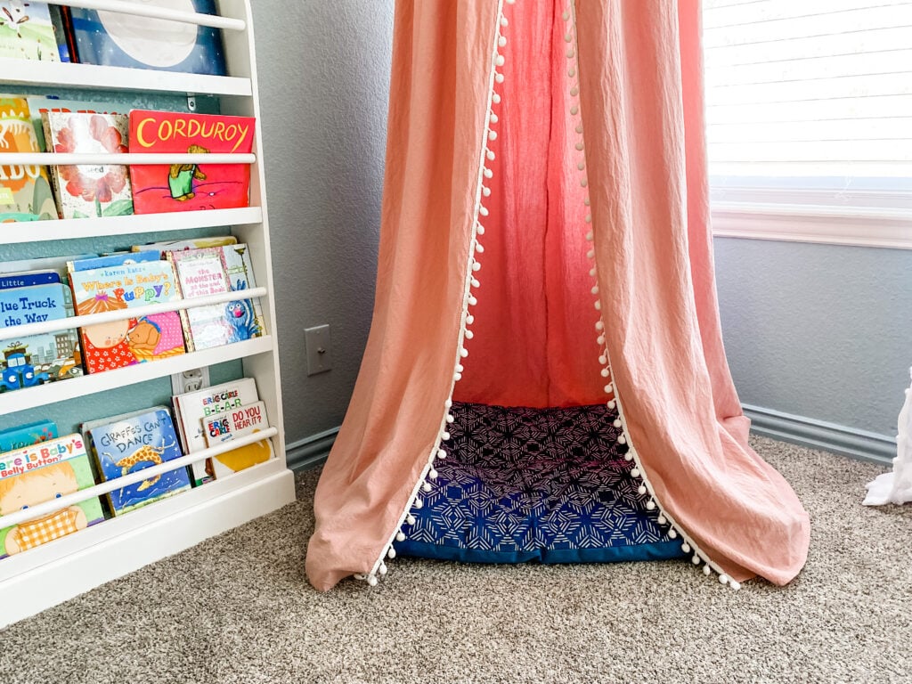 organized play room 
