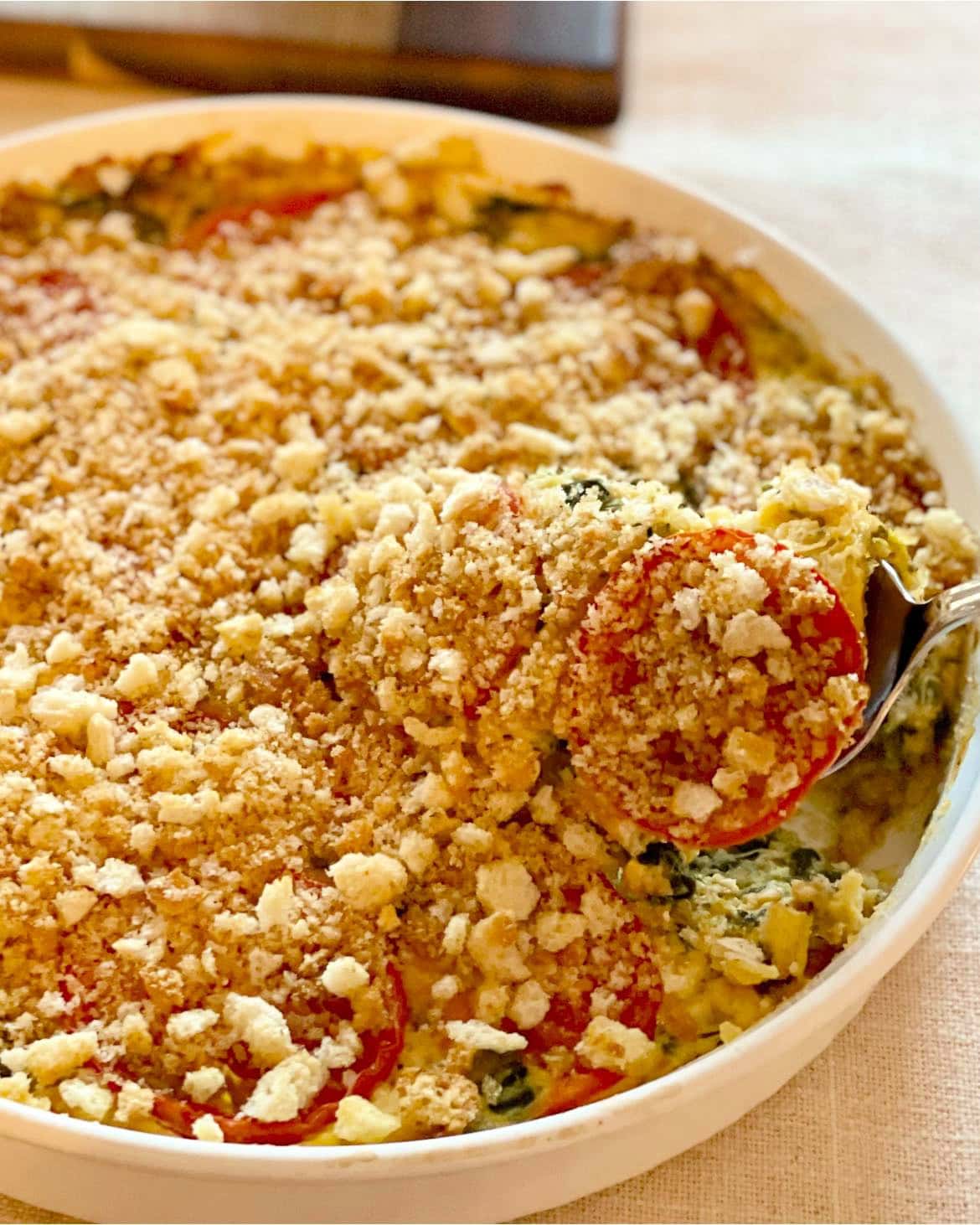 Quiche with tomatoes and spinach