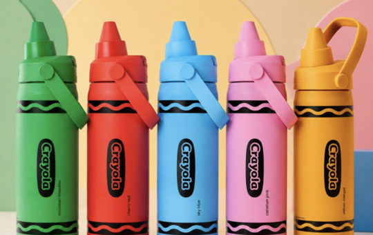 crayola camelbak water bottle