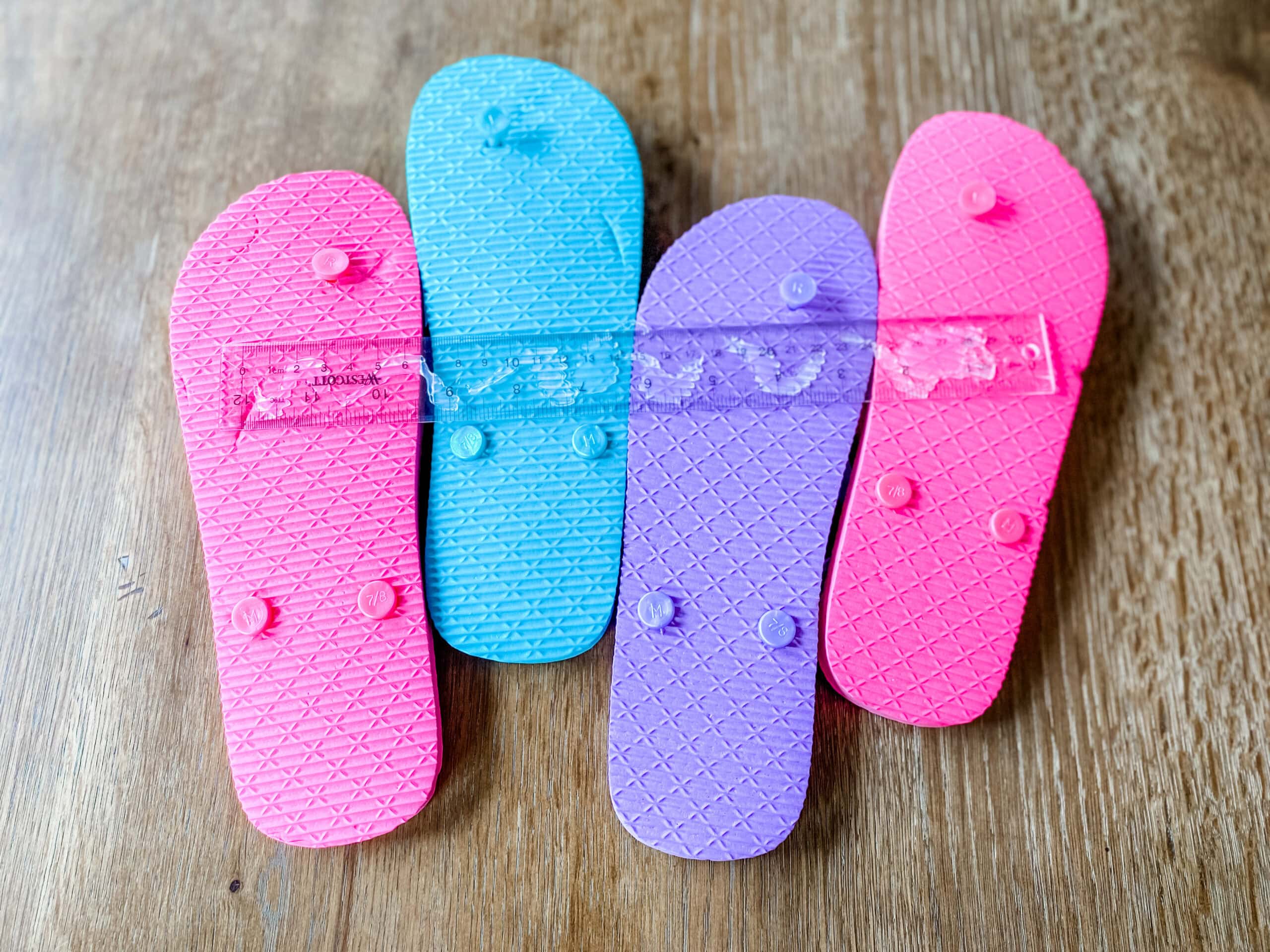 creating diy flip flop wreath