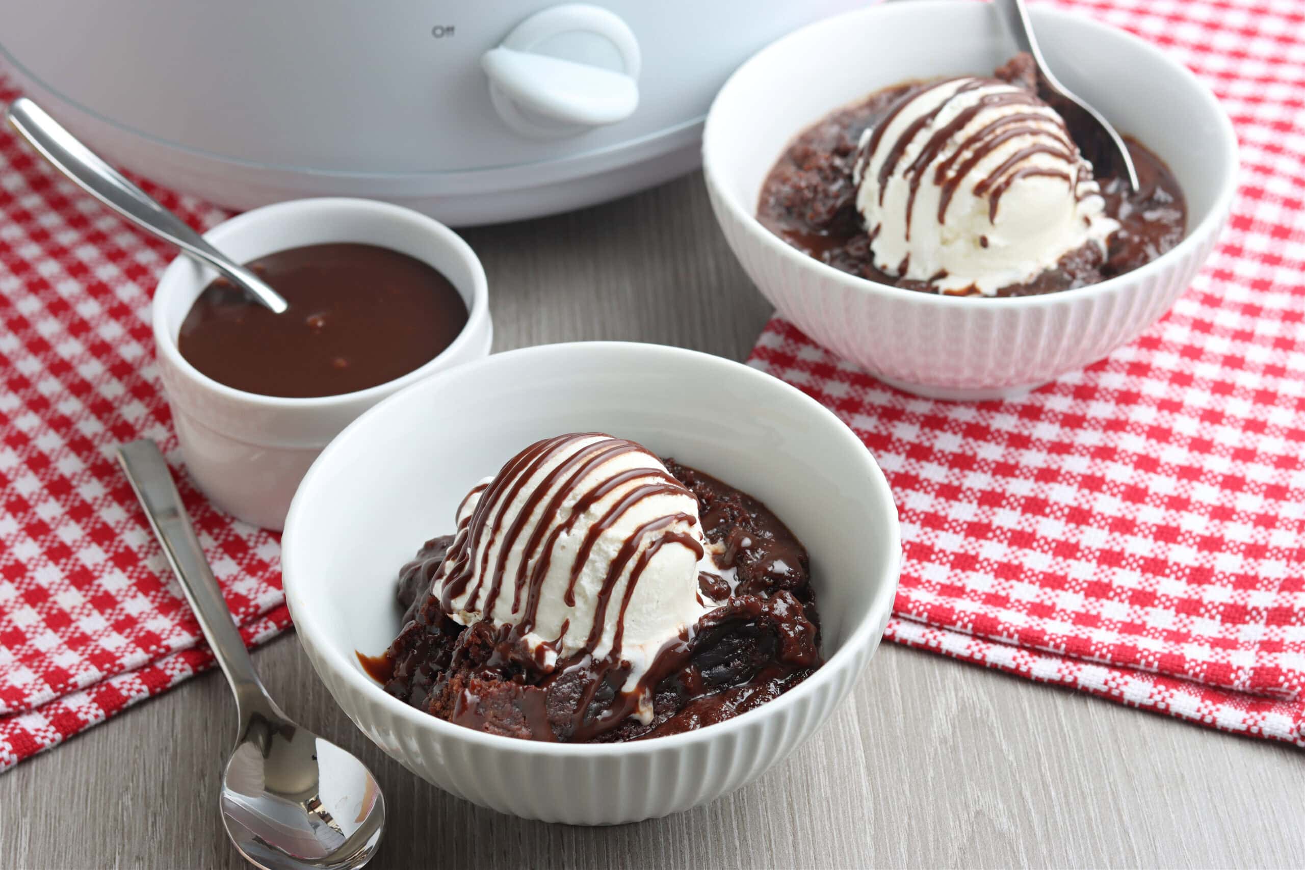 slow cooker chocolate lava cake