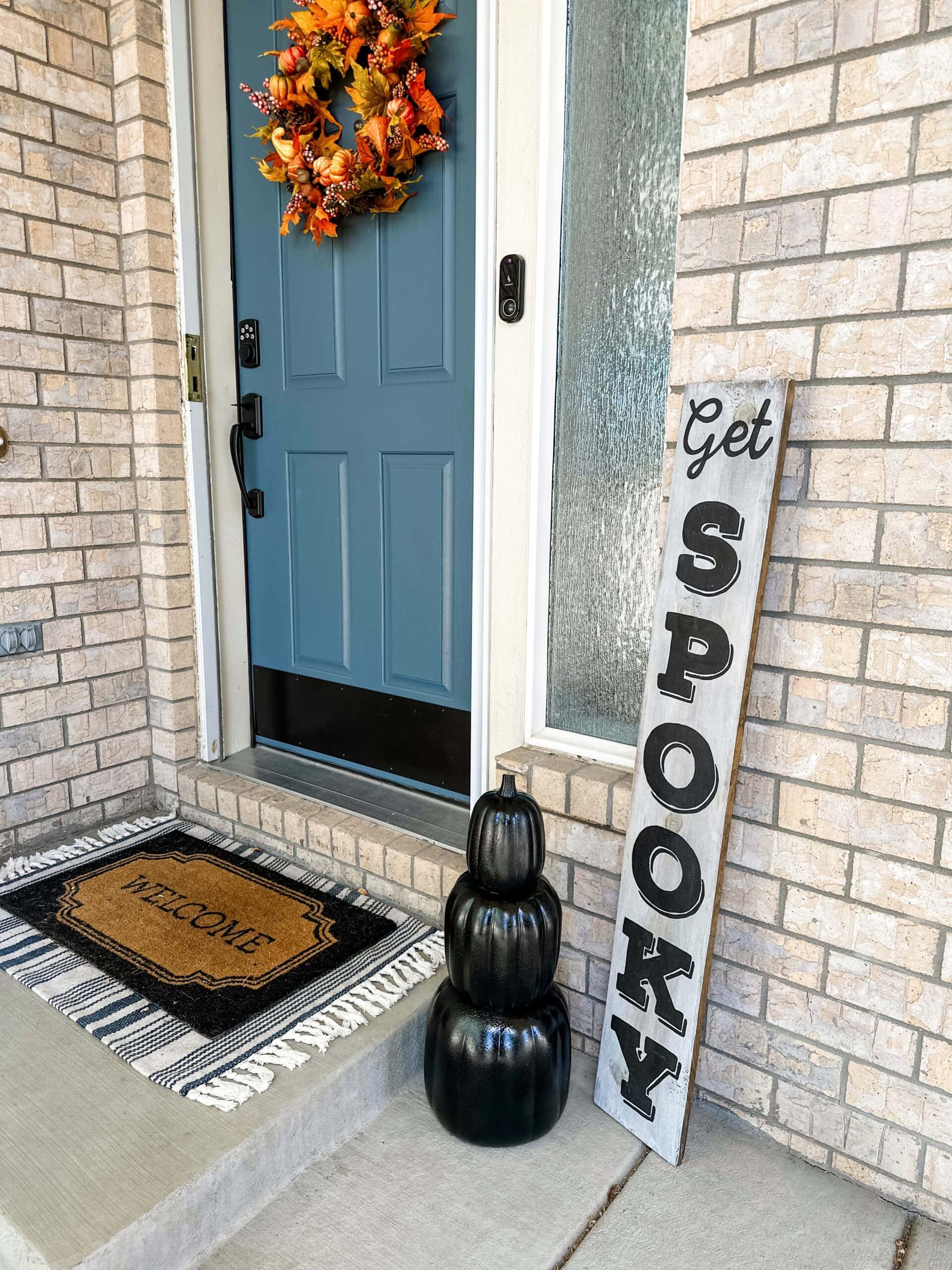 DIY plastic pumpkin tower for front porch