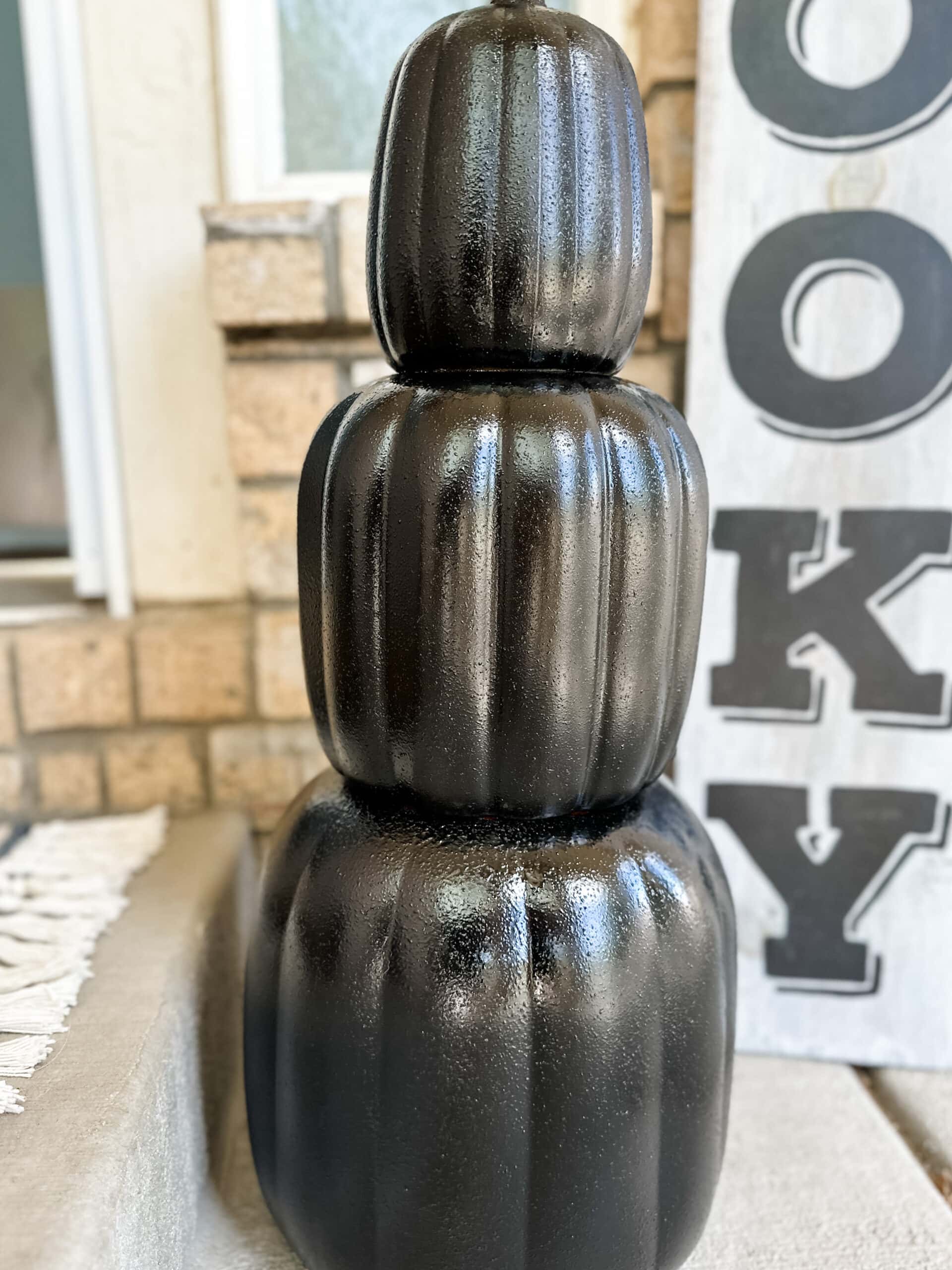 DIY Plastic Pumpkin Tower