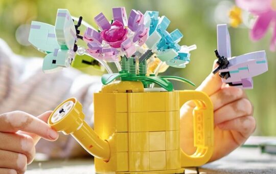 lego creator watering can