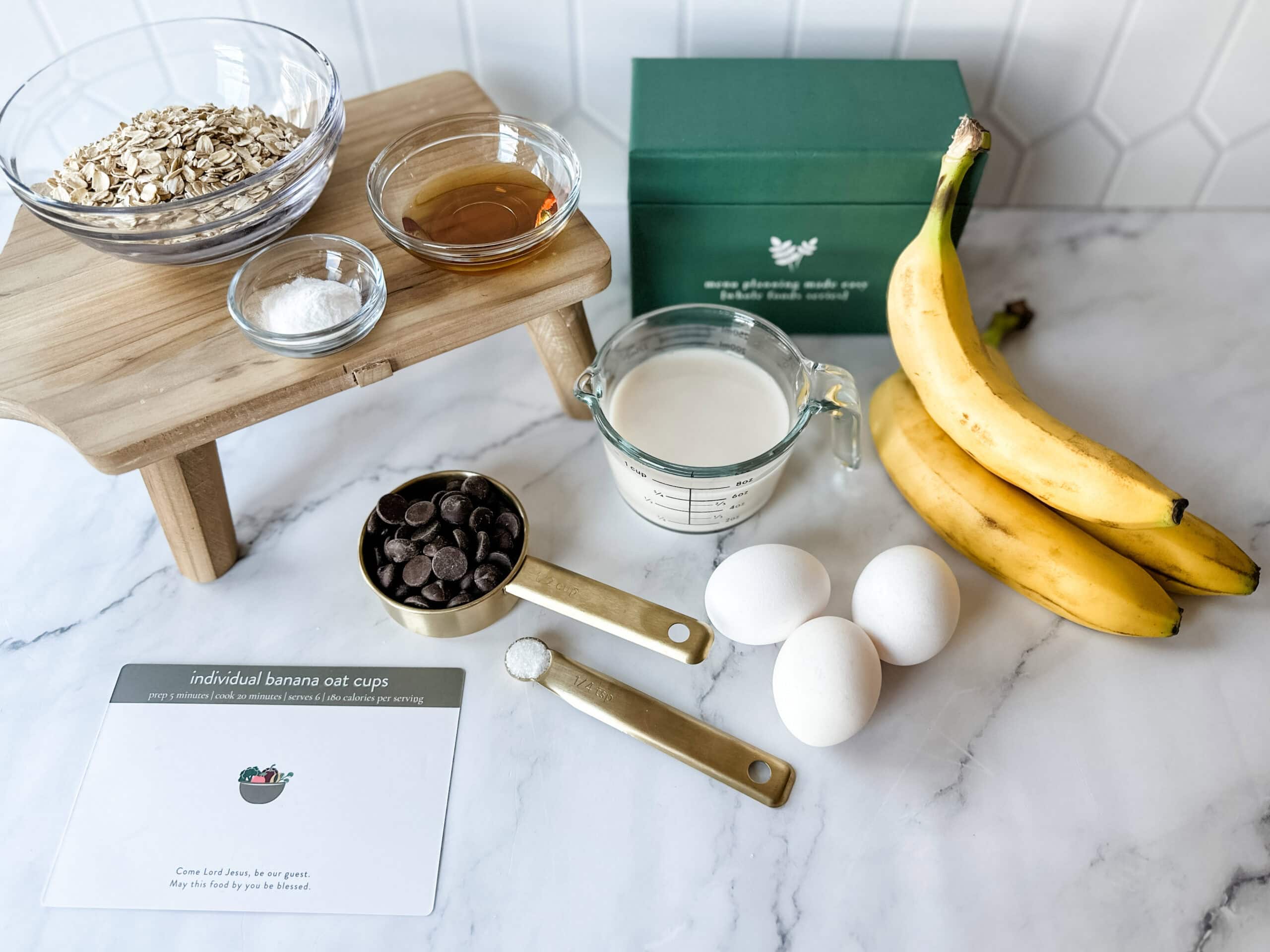 ingredients for oat cups with bananas