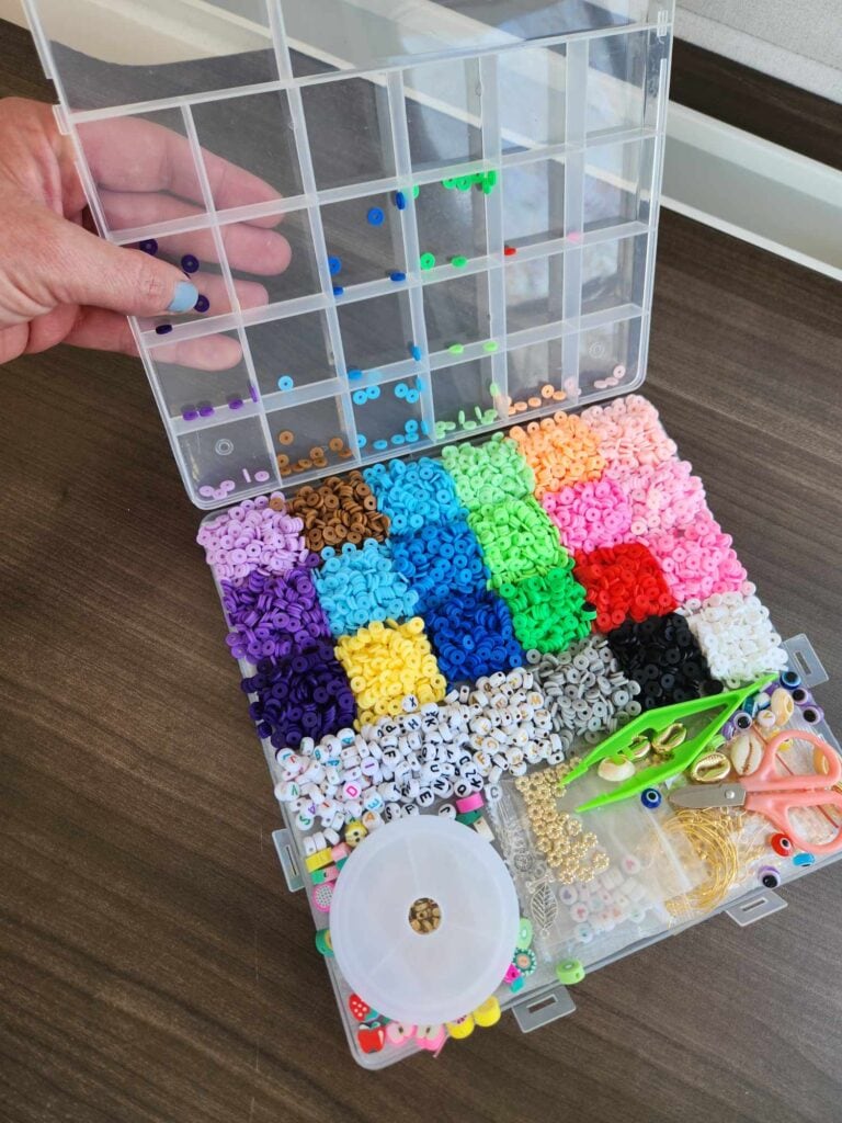 bracelet making kit