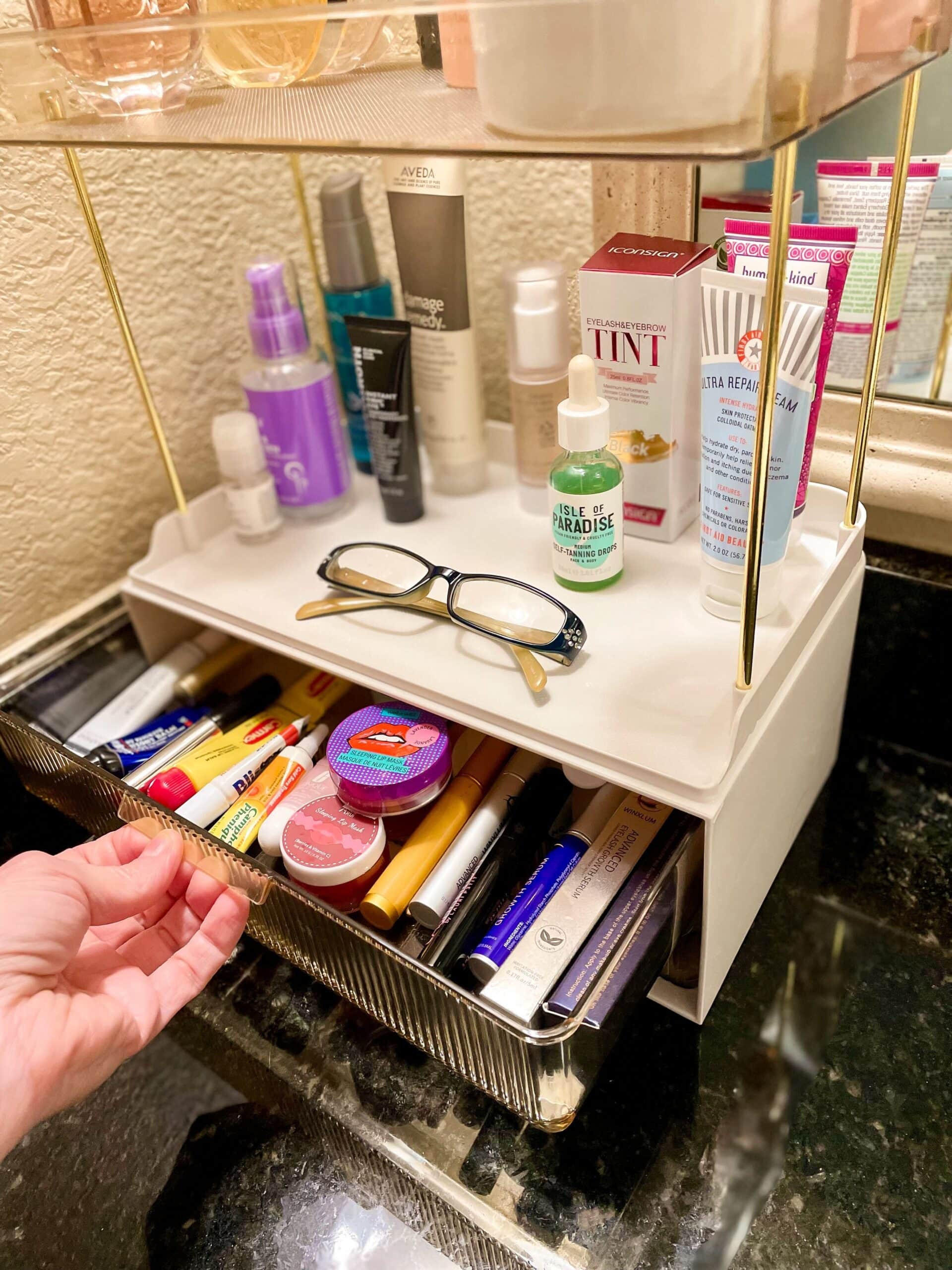 makeup organizer