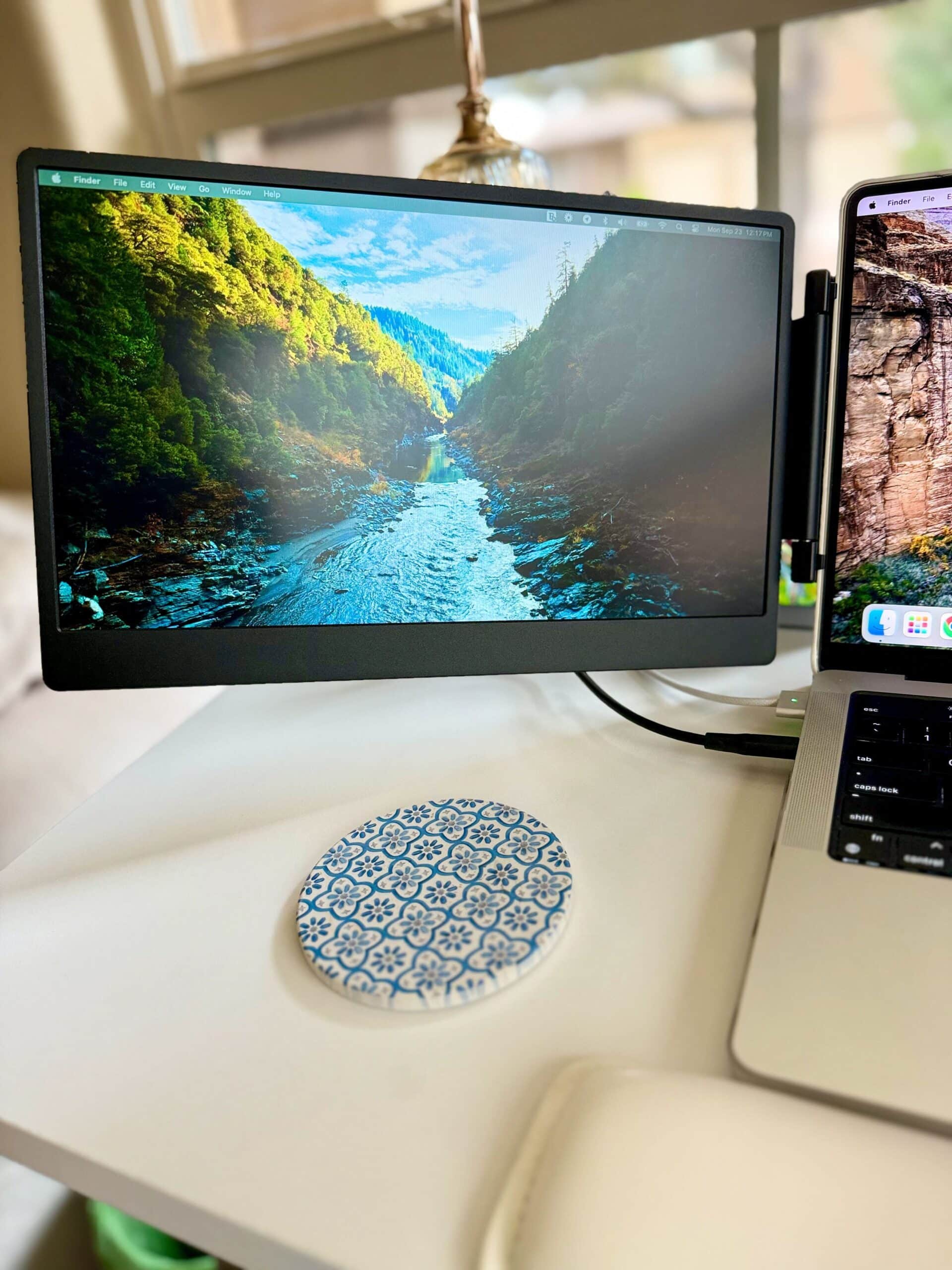 triple screens