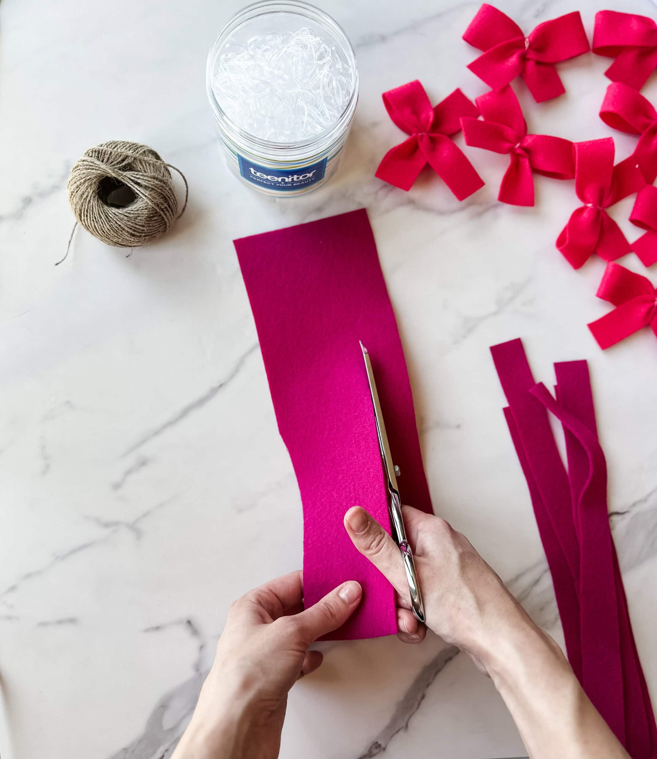 making bows from felt 