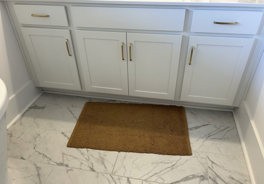 change knobs and cabinets easy