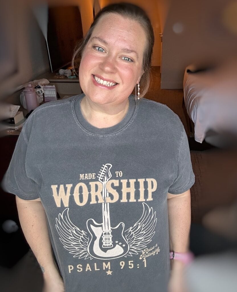 worship tee amber jane