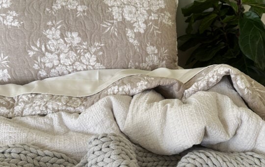 linens & hutch