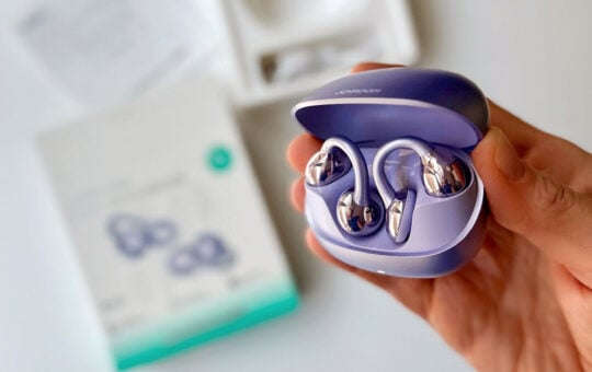 purple earbuds