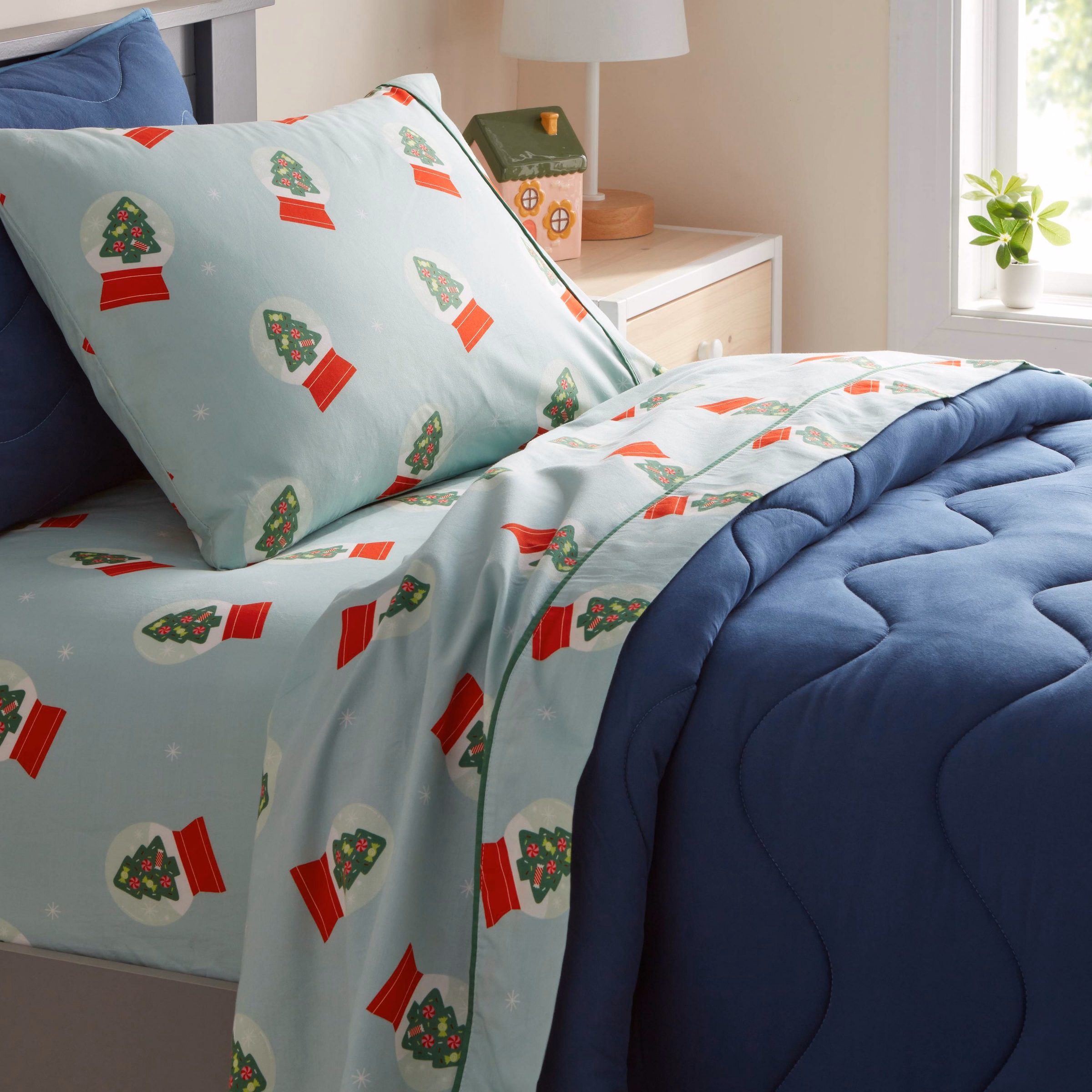 Pillowfort Holiday Sheets