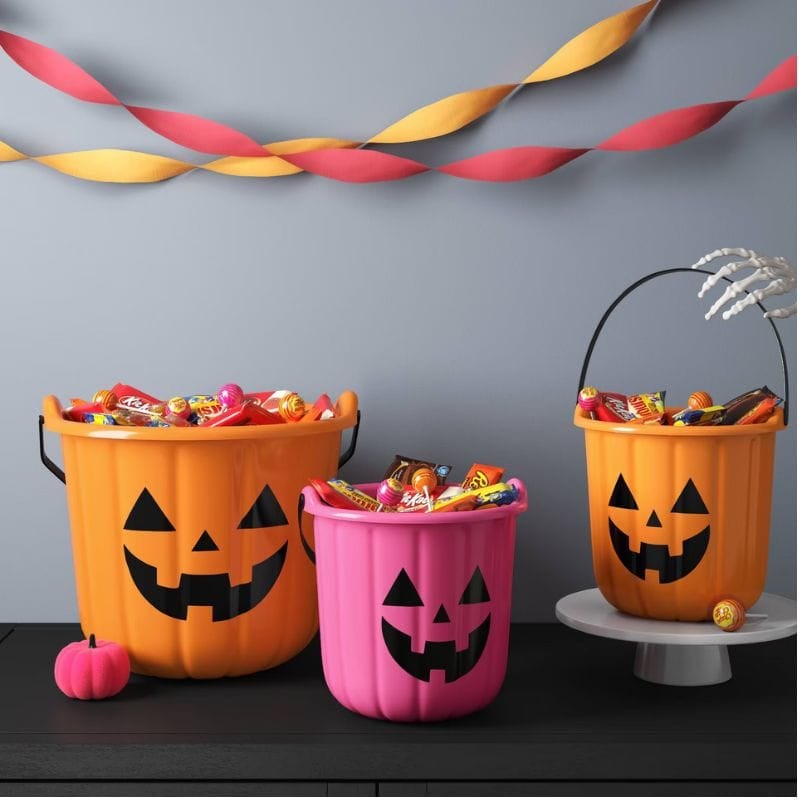 Halloween pumpkin pails (1)