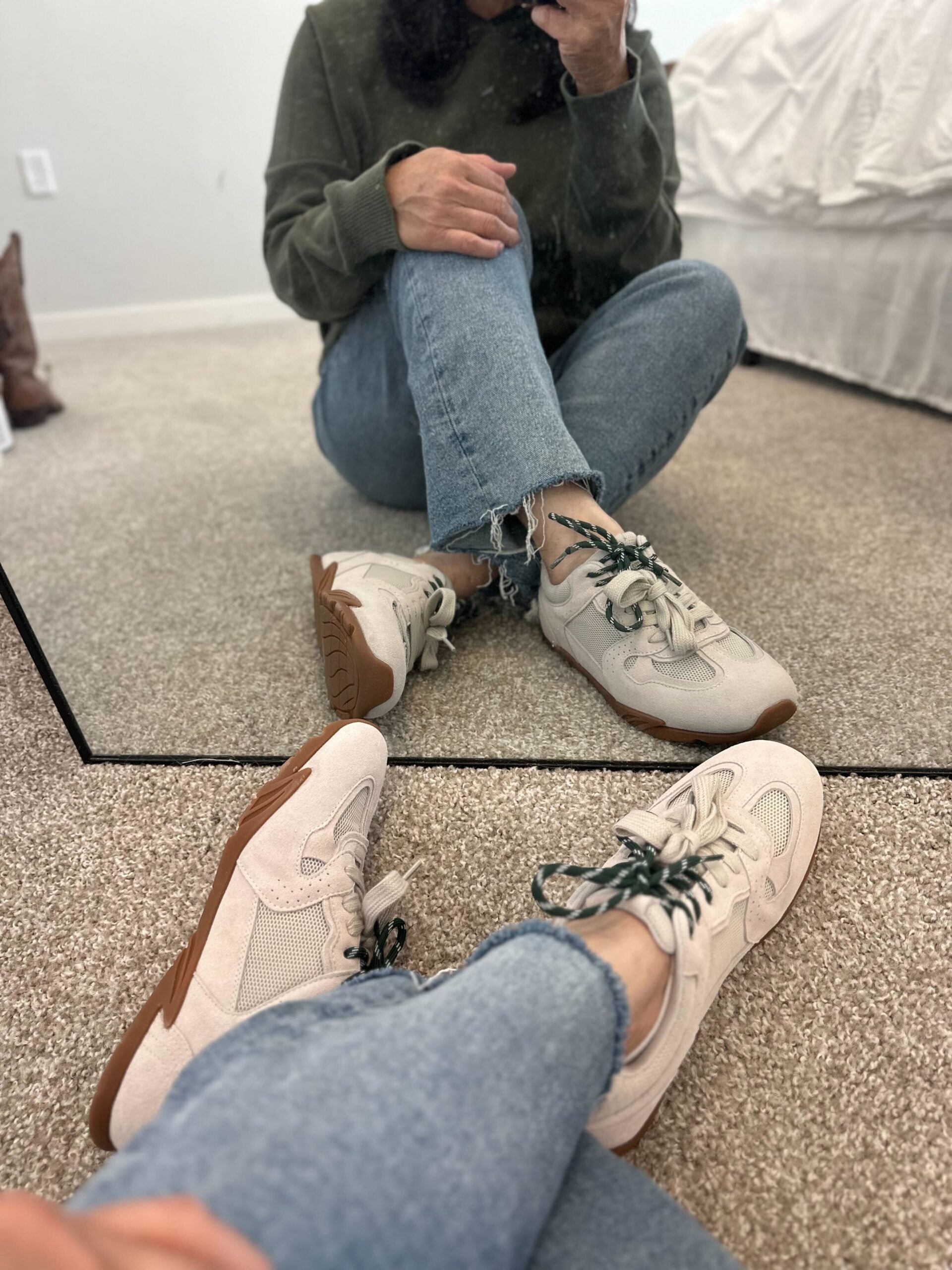 DREAM PAIRS Women's Retro Sneakers Walking Shoes Mirror Alice