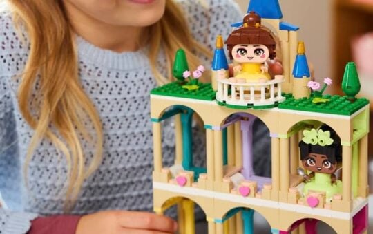 LEGO Disney Princess Mini Belle & Tiana with Castle