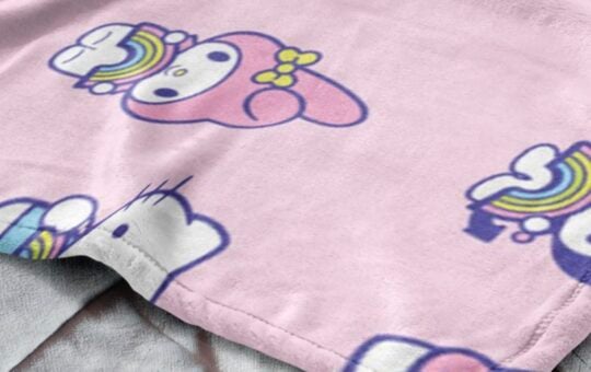 hello kitty throw