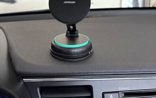 joyroom suction charger