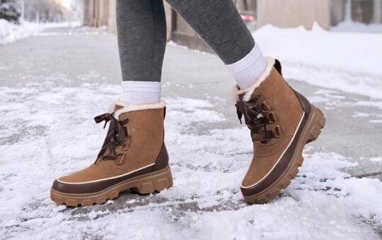 DREAM PAIRS Women’s Lace Up Ankle Snow Boots
