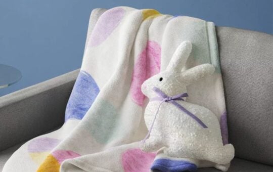 Easter throw blanket (1)