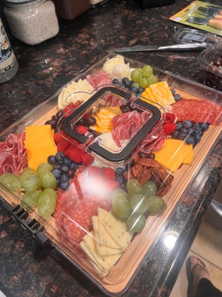 charcuterie board handle